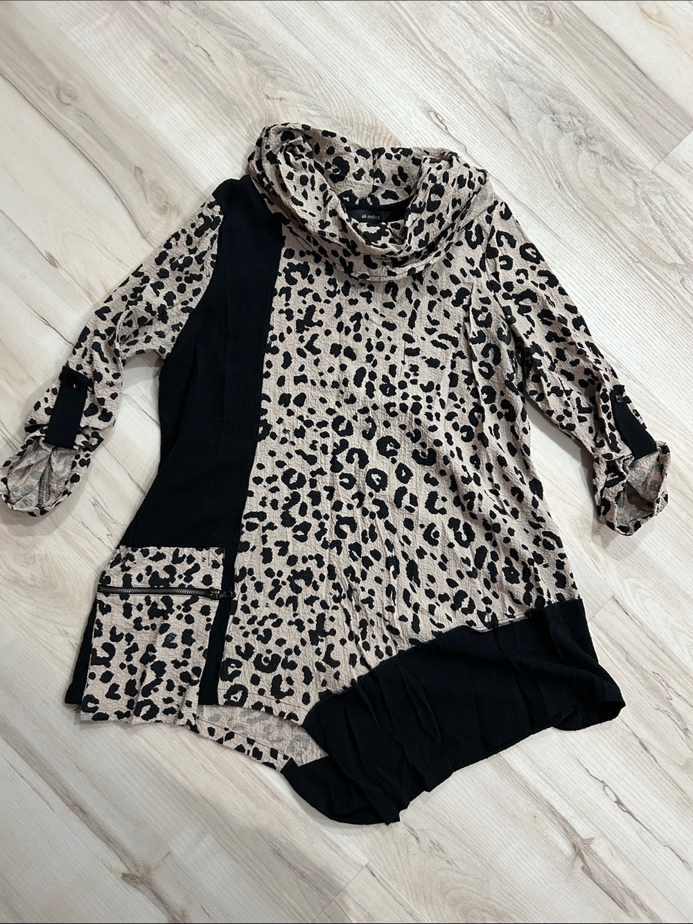Ali Miles Women’s Leopard Print and Black Blocked Tunic